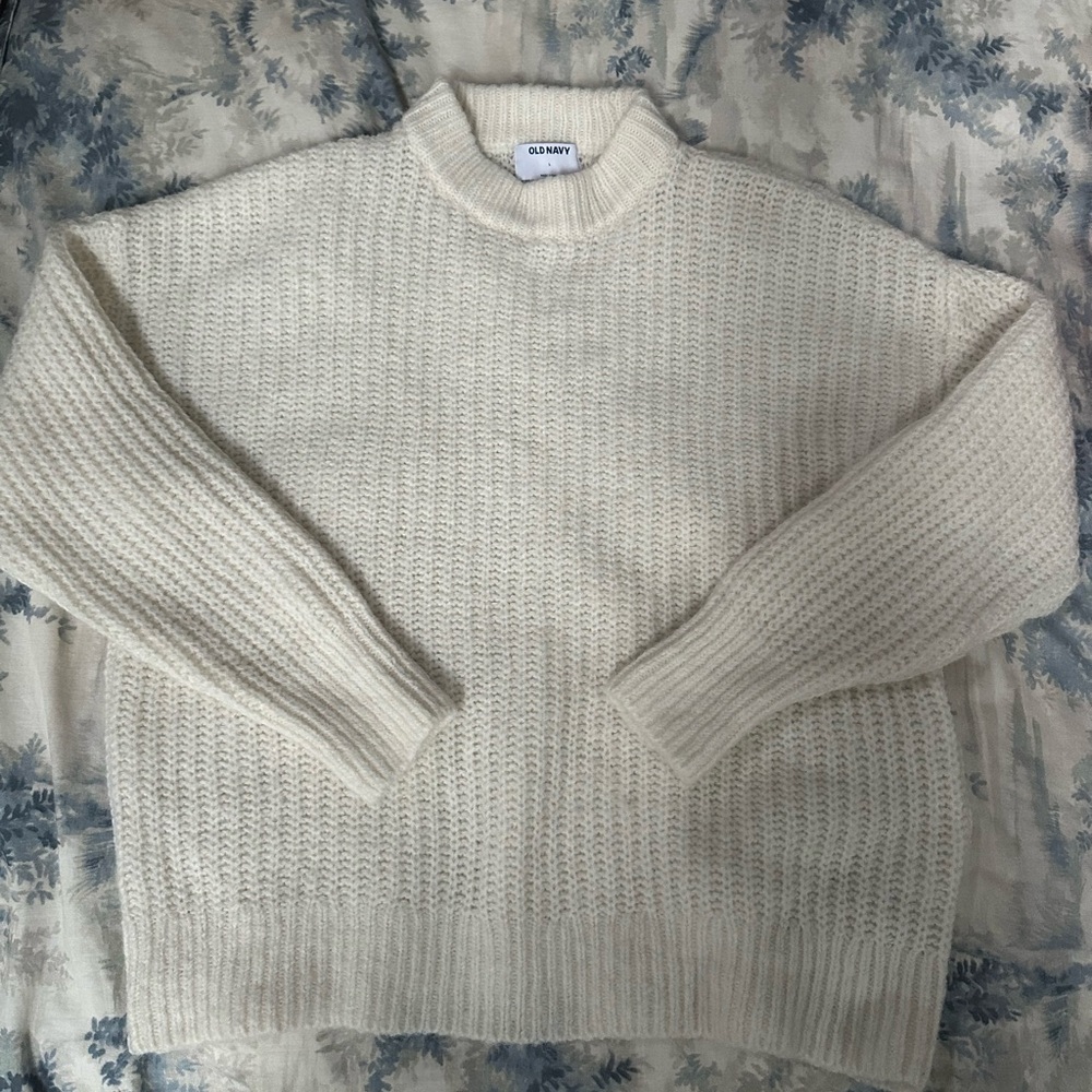 Old Navy Ivory Sweater Size L